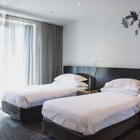 The Como Melbourne Dış mekan fotoğraf A room at the hotel