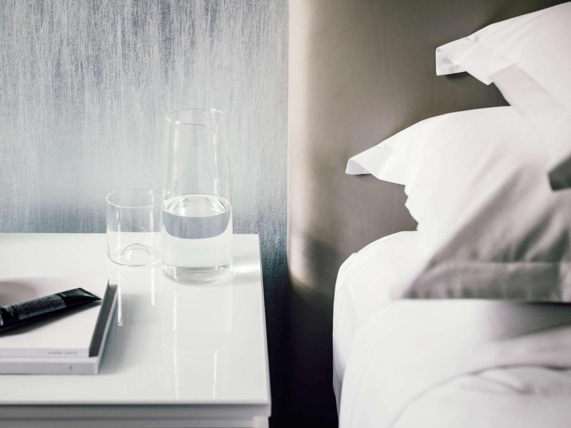The Como Melbourne Dış mekan fotoğraf A room at the hotel