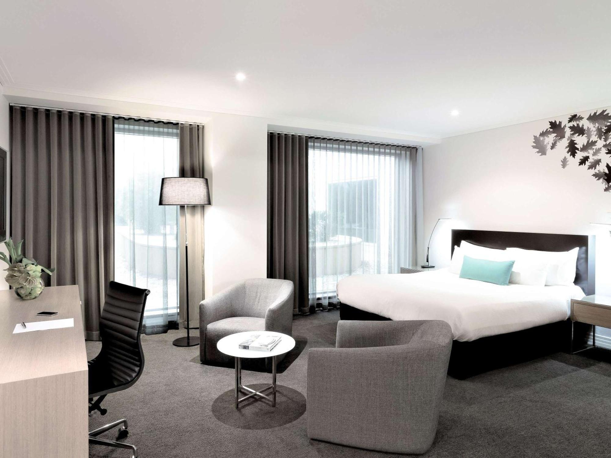 The Como Melbourne Dış mekan fotoğraf A room at the hotel