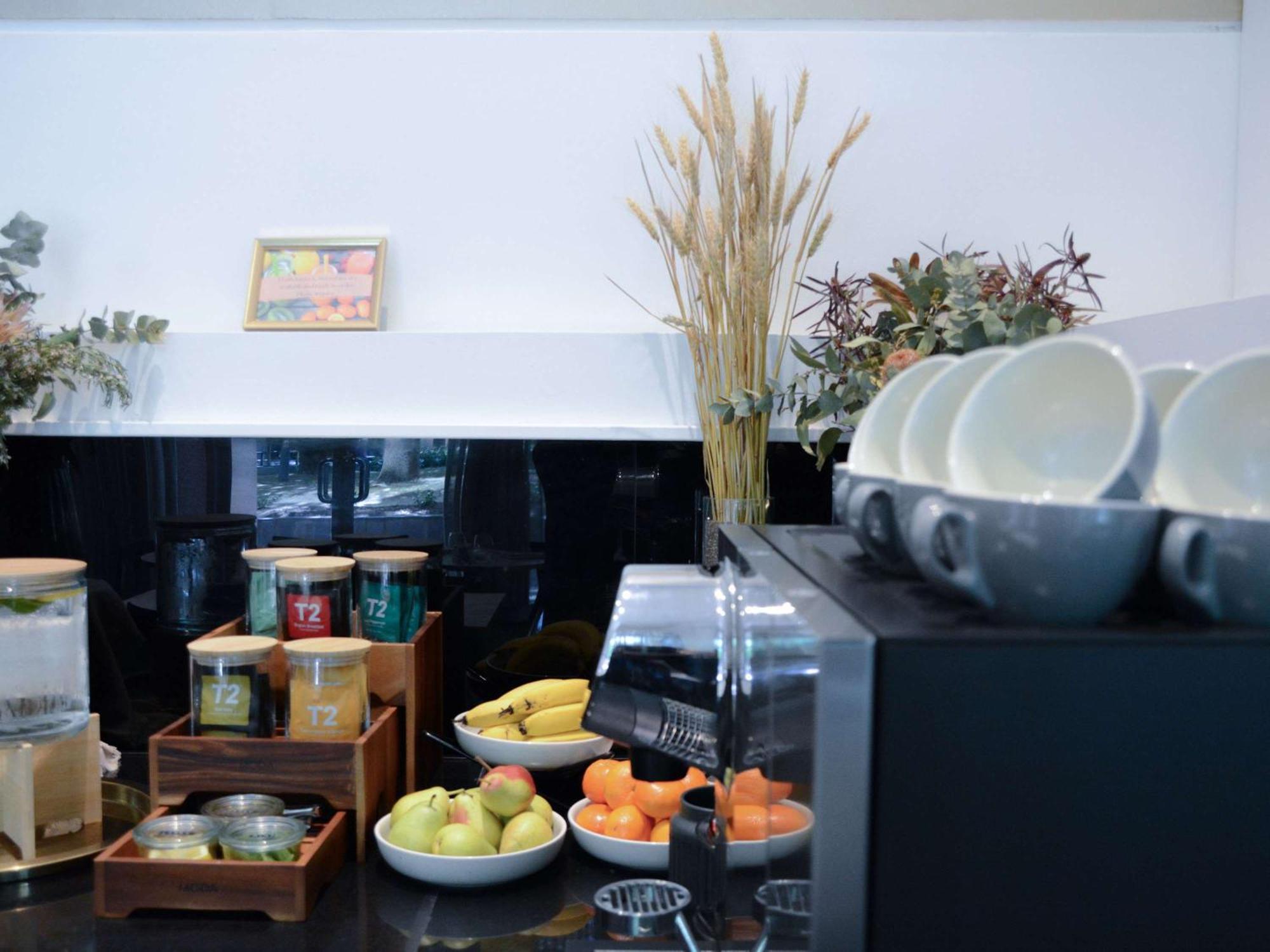 The Como Melbourne Dış mekan fotoğraf A typical breakfast buffet